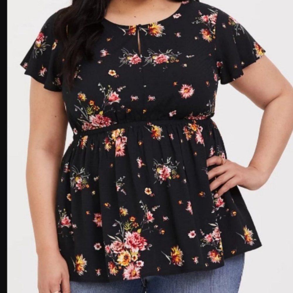 Torrid Romantic Floral Babydoll Blouse Stretch Waist Flutter Sleeves NWT
